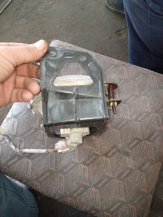 Запчасть машин Субару оутбак туманик правый