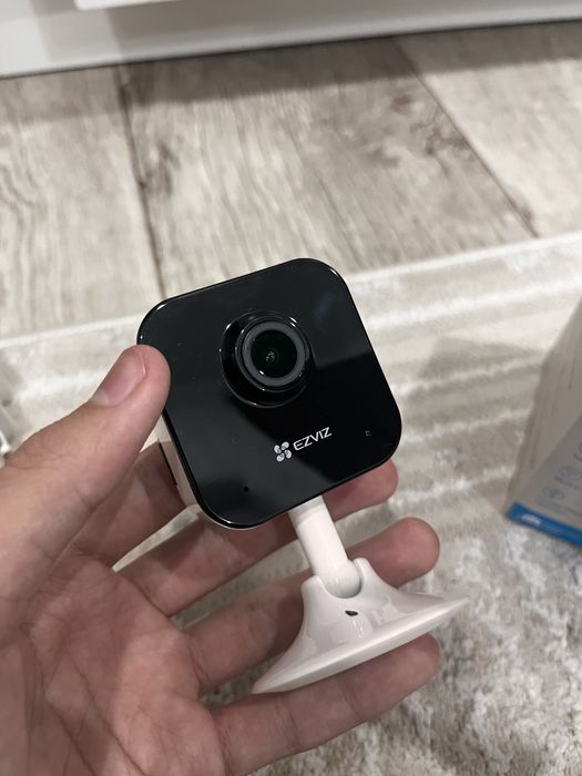 Камера настенная