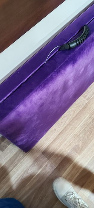 Кушетка переносная, компактная(складывается), в идеальном состоянии.