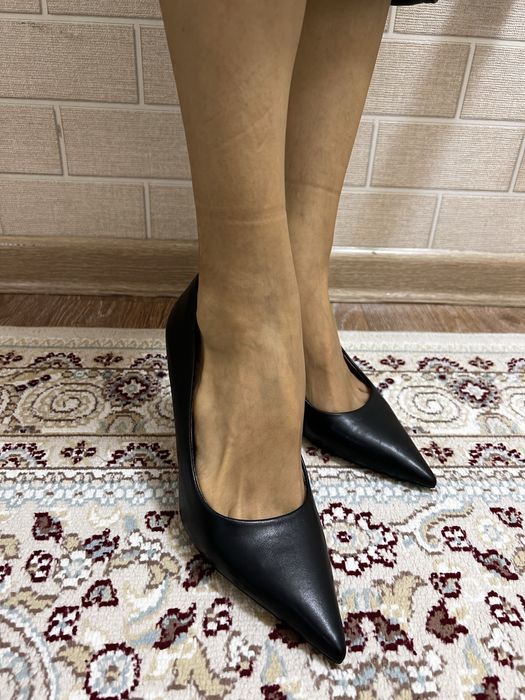 Продам черные кожаные туфли