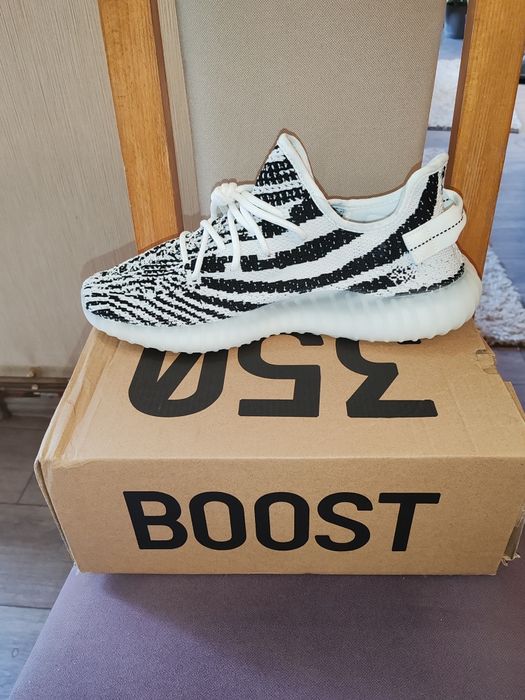 Adidas yeezy boost 350 v2 zebra