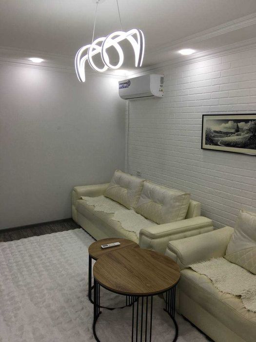 №3842.Сдам Семейной паре 2х-комнатную квартиру Премиум  класса.