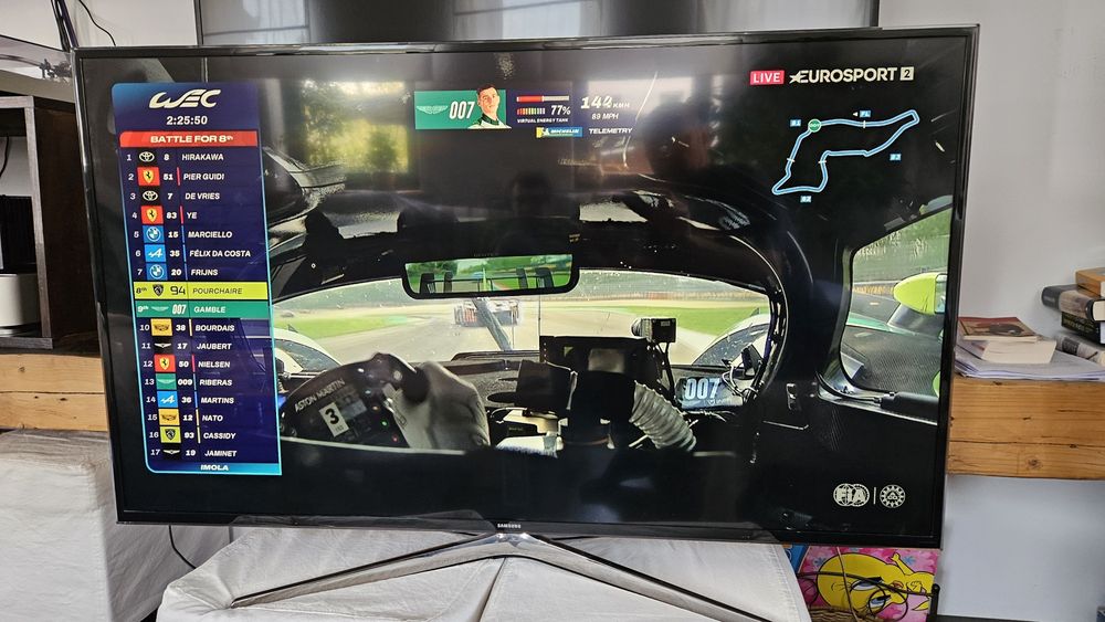 Televizor Samsung UE48H6400AK, diagonala 121 cm.