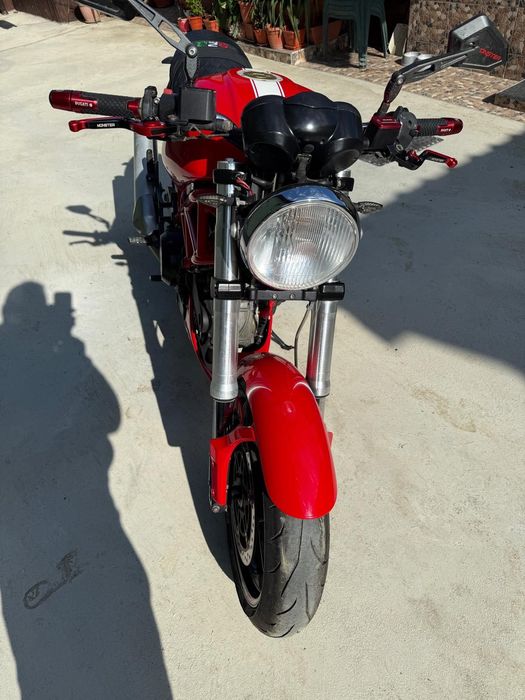 Vând motocicletă Ducati