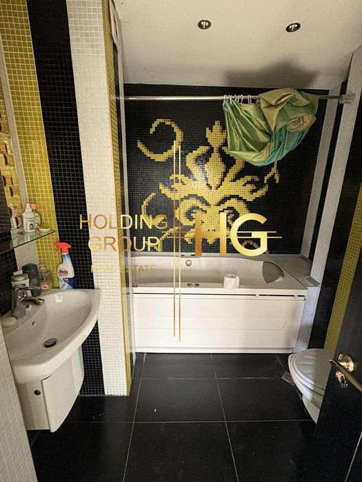 Продава се Тристаен апартамент в Варна, Левски - 144 кв.м за 1702 €/кв.м - Снимка #3