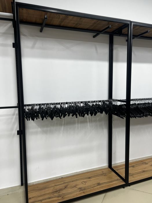 Продаются 4 стеллажа