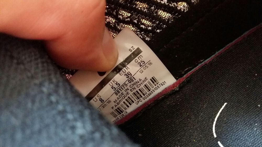 Маратонки nike 39