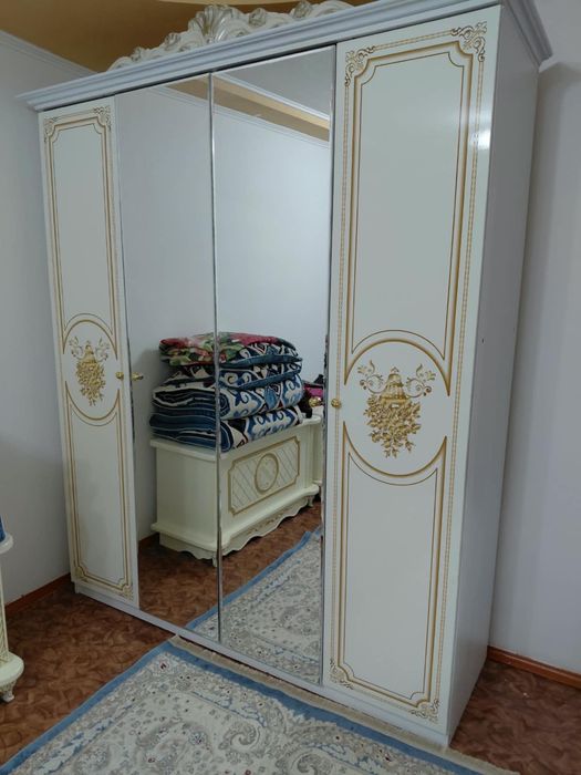 Спальный гарнитур