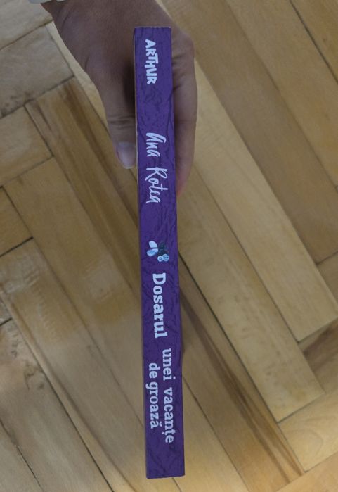 Carte "Dosarul Unei Vacante De Groaza"de Ana Rotea - ca Nouă