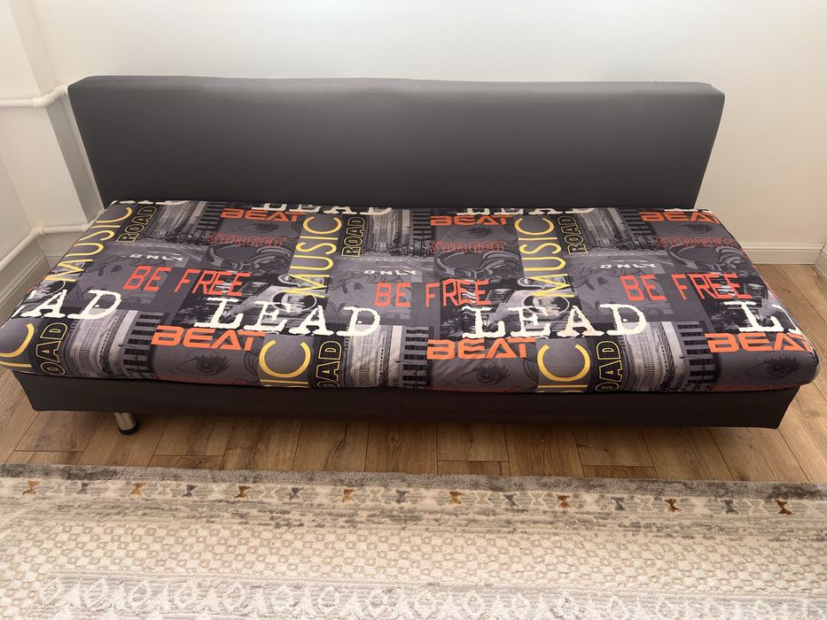 Сундук и диван буу.