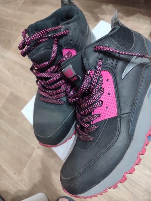 Продам крассовки зимние