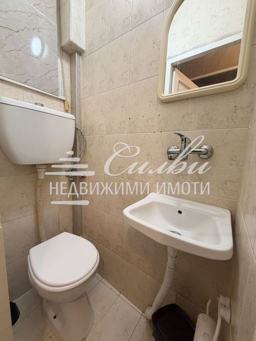 Продава се Етаж от къща в Шумен, Център - 38 кв.м за 1232 €/кв.м - Снимка #2