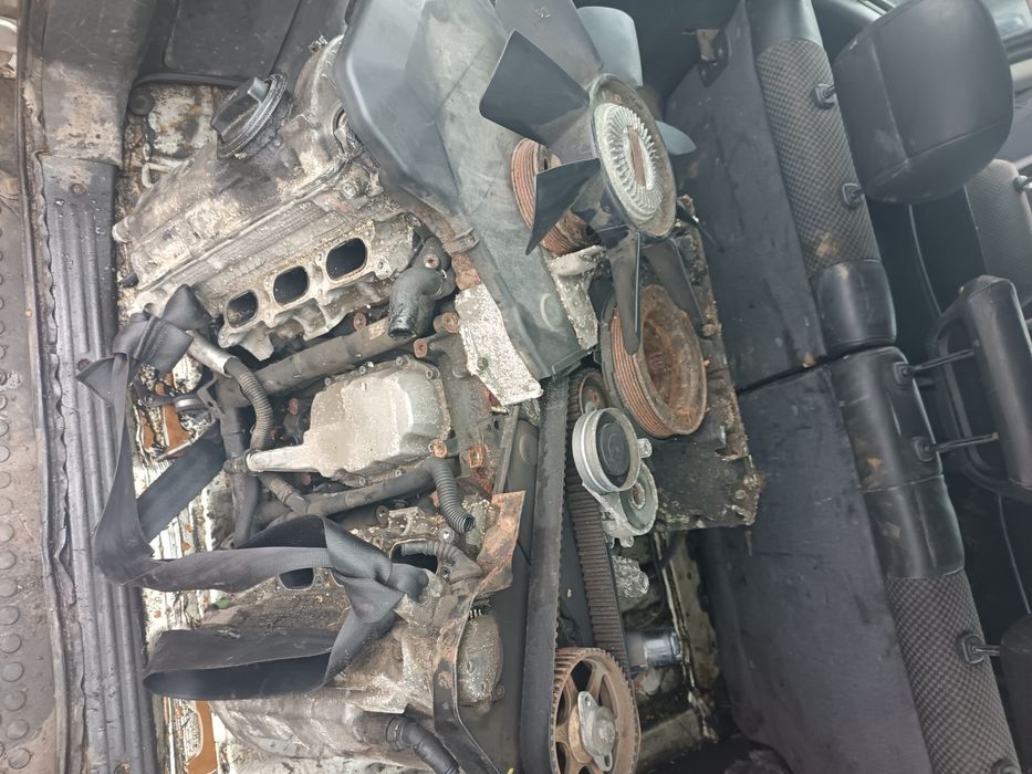 Двигател vw audi   2.4 бензин