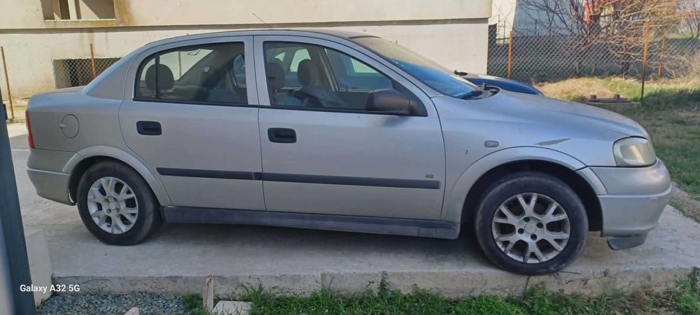 Vand opel astra stare buna