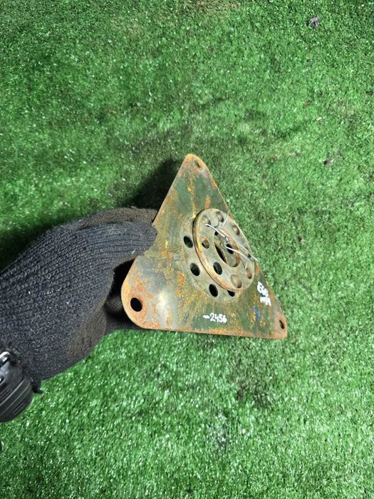 БМВ Е60 525 M54  BMW E60 Лепесток крепление гидромуфты