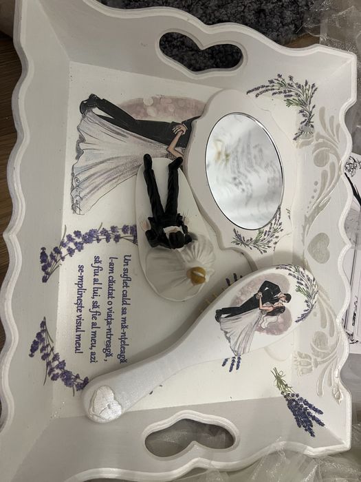 Vand accesorii pentru nunta