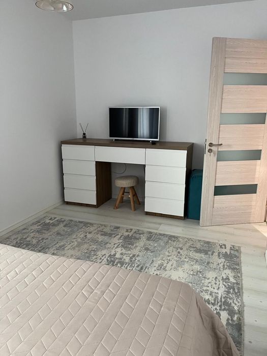 Inchiriez apartamen 3 camere Brazda