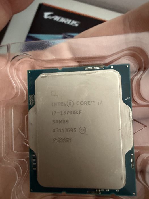 Intel 13th gen i7-13700K F DDR4/DDR5 + contact frame / Garantie 2028
