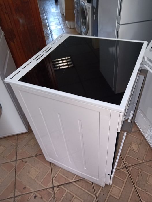 Уникална свободно стояща печка с керамичен плот Asko 2 години гаранция