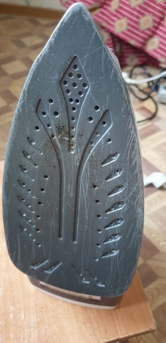 Продам утюги  б/у