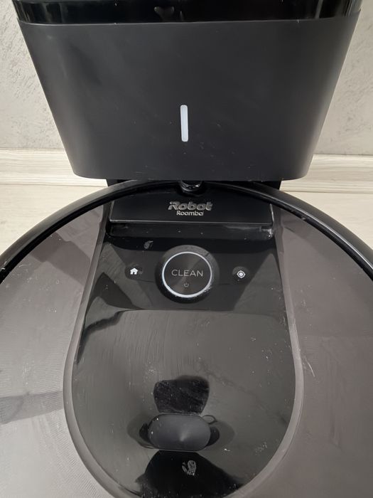 Robot roomba combo i8+
