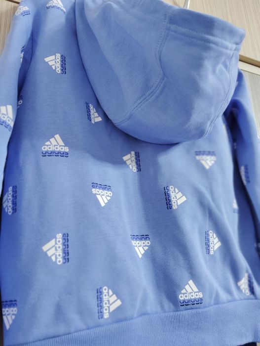 Vând trening 5/6 anisori