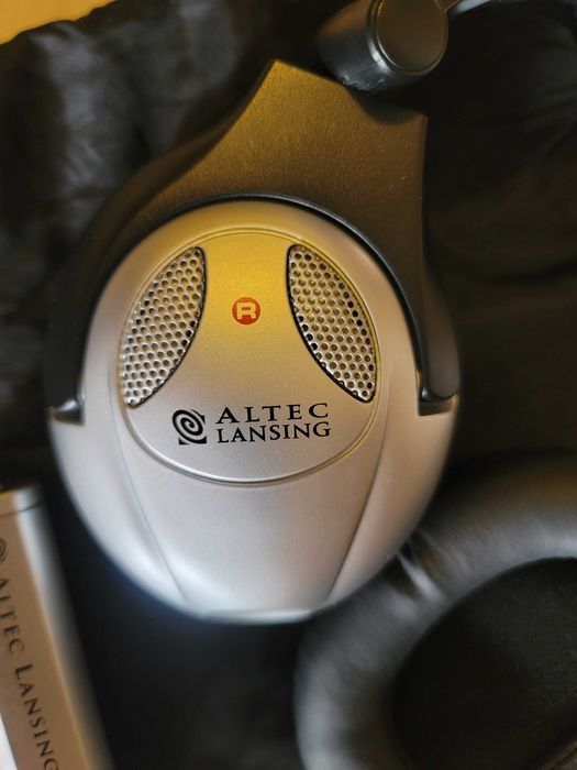 Altec Lansing ComforQ ANR шумопотискащи слушалки