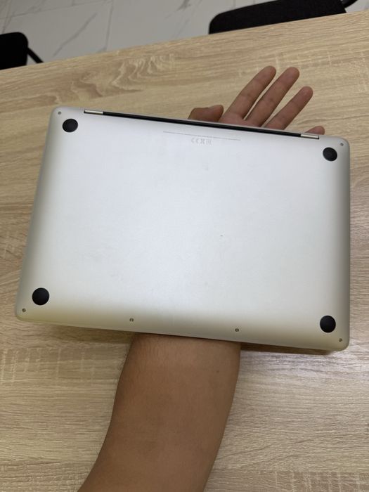 Macbook pro 13 256гб чип м2