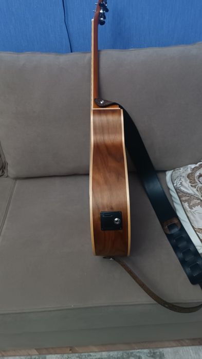 Акустическая гитара