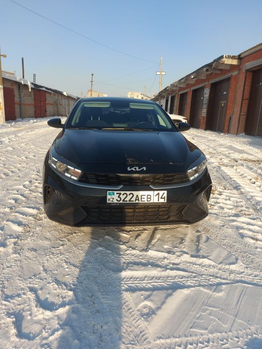 Продам  машину .