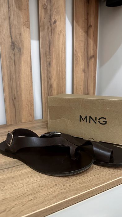Кожаные сандалии от Mango