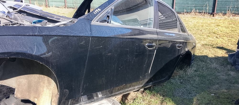 Usa dreapta audi A4 B8 limuzina