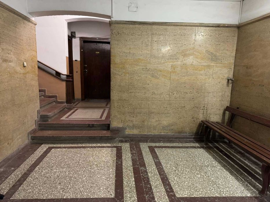 Продава се Тристаен апартамент в София, Докторски паметник - 112 кв.м за 2805 €/кв.м - Снимка #1