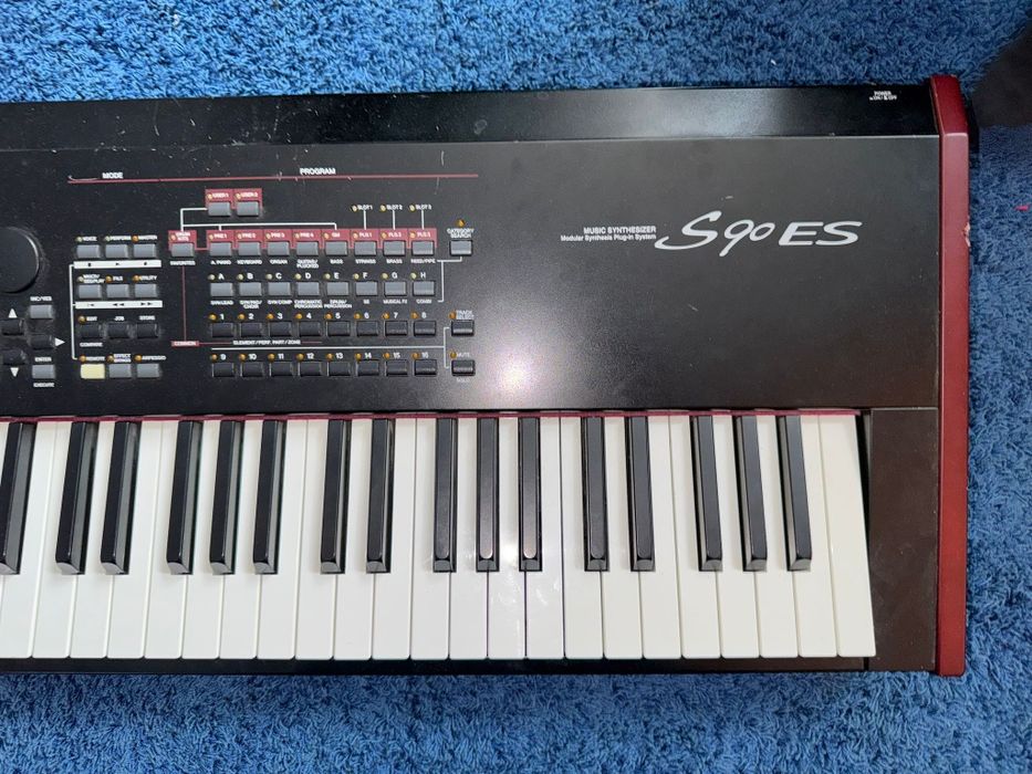 Vând Yamaha S90 ES – Workstation profesional