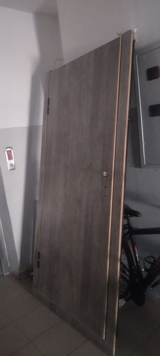 Входной двери,2.05*91