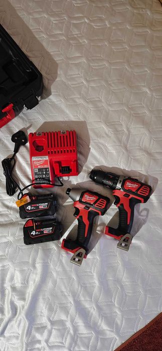 Milwaukee НОВ Комплект Ударен Винтоверт и Гайковерт M18 BPP2Q-402C