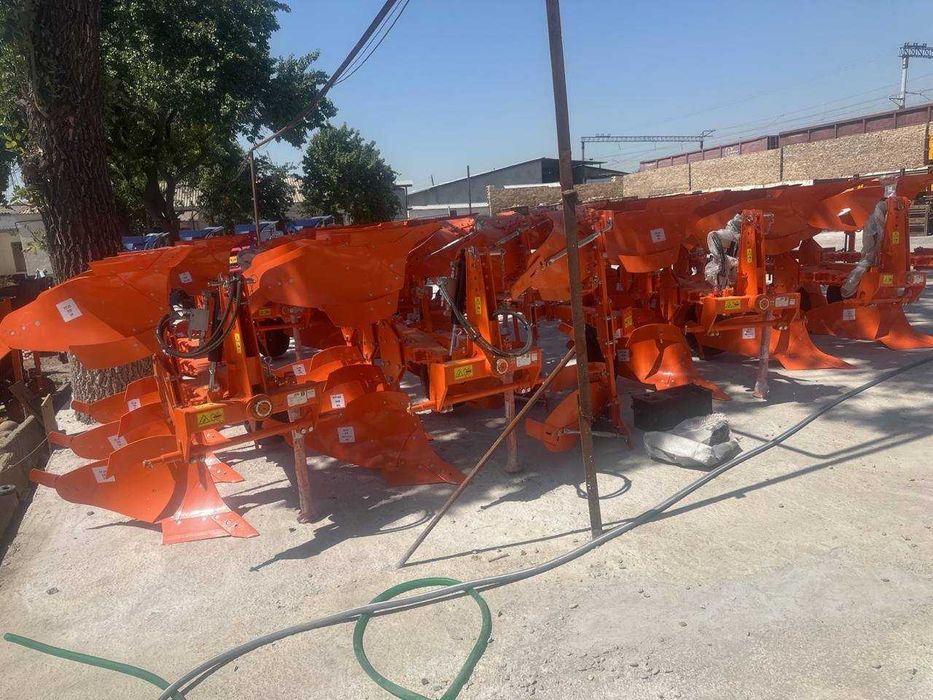 Плуг оборотный 3-х корпусный (2+1)