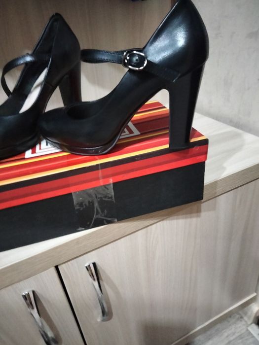 Продам шикарные туфли