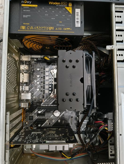 PC I7 10700K, 32Gb RAM, SSD 256Gb + Monitor  LG 19 inch cadou