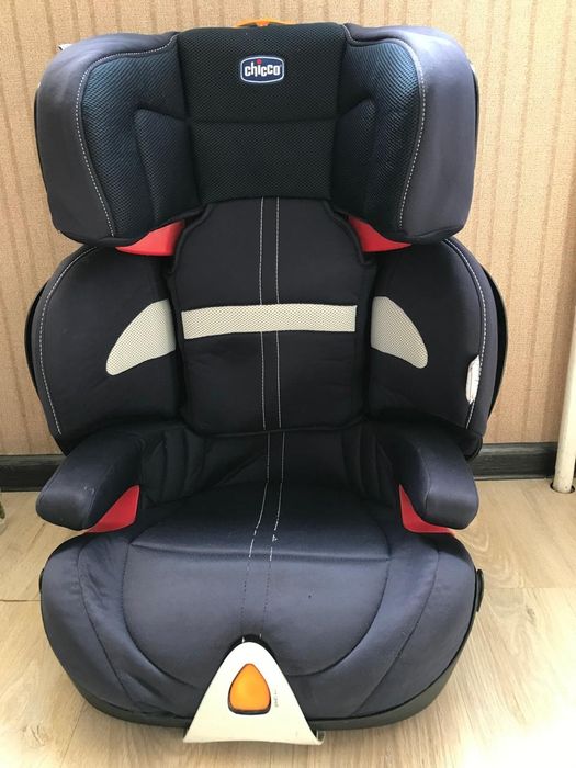 Продам автокресло Chicco