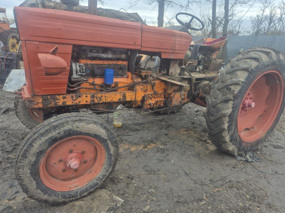 Dezmembrez tractor u 650 din imagine