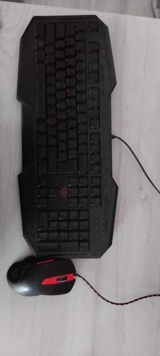 Sistem Desktop PC Gaming Inaza Ninja, AMD Ryzen™ 3 3100, 8GB DDR4, SSD 240GB, AMD Radeon™ RX 550 4GB, Windows 10. Monitor Acer, tastatură si mouse