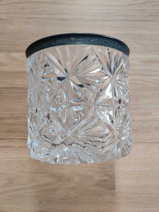 Хрустальная ваза, ведерко для льда.