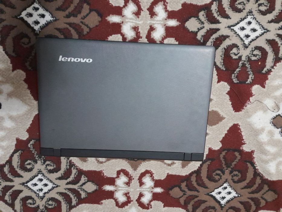 Lenova noutbuk sotiladi. Qulay narxda ofis ishlari uchun juda qulay