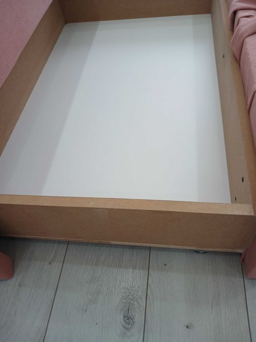 Кровать размером 180×90