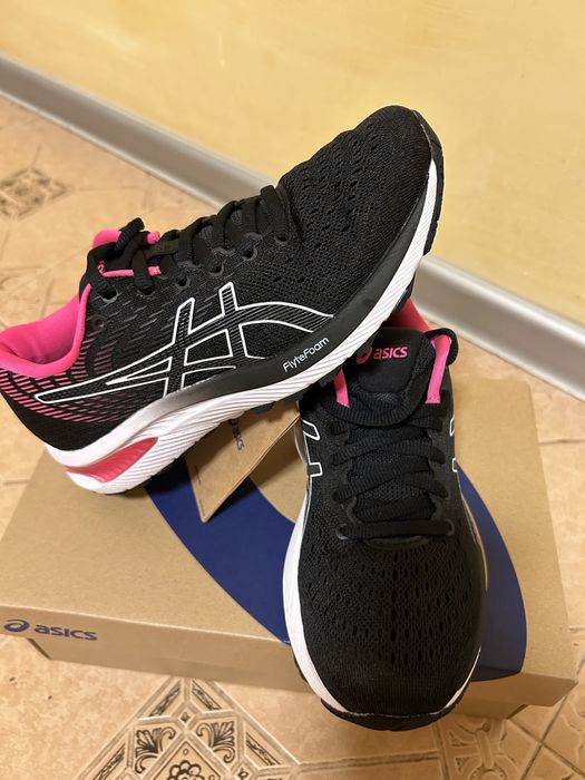 Дамски маратонки ASICS GEL-Cumulus