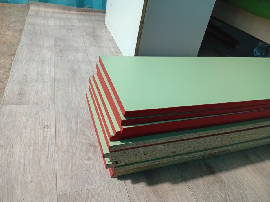 Полочки в отличном состоянии