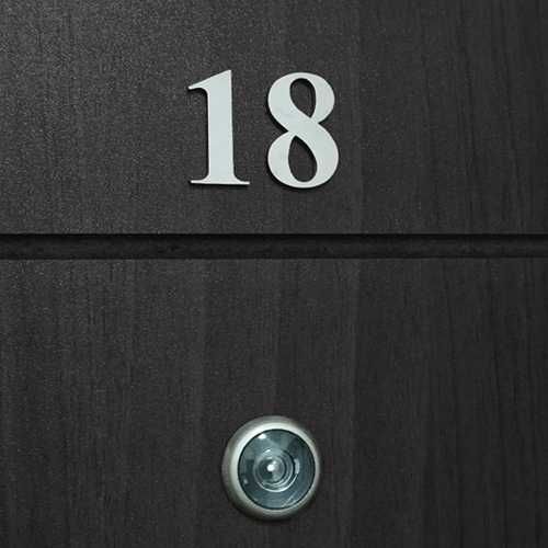 Указателни табели, табелки за врати и пощи, медальони за кучета