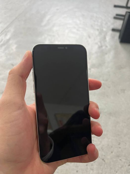 Айфон 12 Сатылады