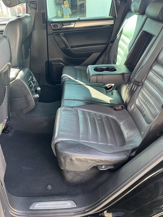 Touareg 2011 interior R line